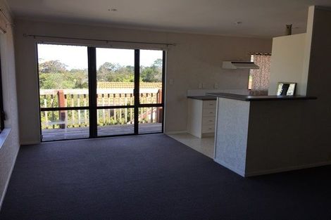 Photo of property in 5 Amery Place, West Harbour, Auckland, 0618