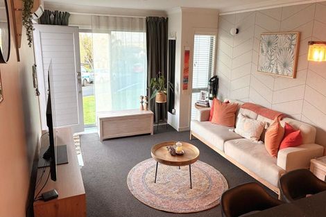 Photo of property in 25 Bejoy Rise, East Tamaki Heights, Auckland, 2016