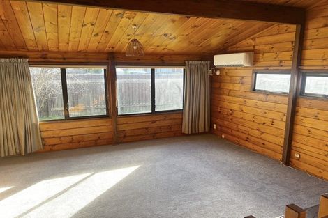 Photo of property in 63 Gemstone Drive, Birchville, Upper Hutt, 5018