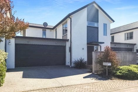 Photo of property in 2 Yew Tree Lane, Hillmorton, Christchurch, 8024