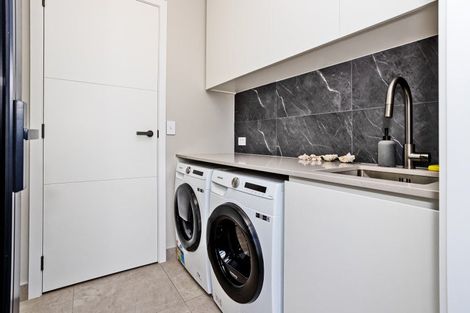 Photo of property in 22 Glenda Place, Seaward Bush, Invercargill, 9812