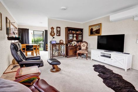 Photo of property in 2/219 Mangorei Road, Merrilands, New Plymouth, 4312