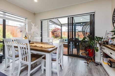 Photo of property in 32 Carrickdawson Drive, Flat Bush, Auckland, 2019
