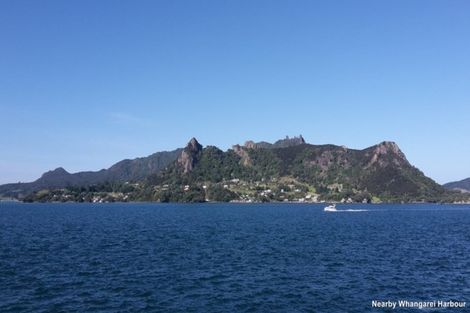 Photo of property in 5 Roto View, One Tree Point, 0118