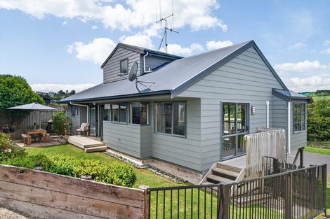 Photo of property in 6a Ranginui Road, Welcome Bay, Tauranga, 3112