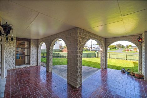 Photo of property in 73 Fergusson Street, Woodville, 4920