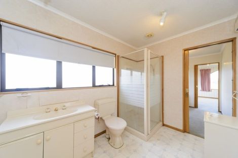 Photo of property in 62 Pacific Drive, Fitzherbert, Palmerston North, 4410