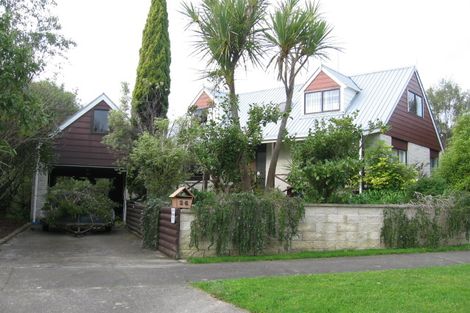 Photo of property in 26 Springdale Grove, Fitzherbert, Palmerston North, 4410