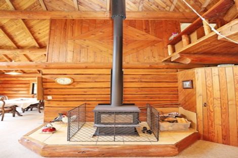 Photo of property in 15 Douglas Street, Winton, 9720