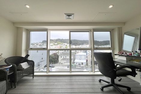 Photo of property in 5d/5 Kent Terrace, Mount Victoria, Wellington, 6011