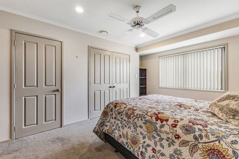 Photo of property in Caversham Park, 2/18 Caversham Road, Westmere, Whanganui, 4501