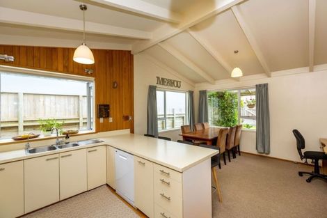 Photo of property in 11 Handley Place, Glen Avon, New Plymouth, 4312