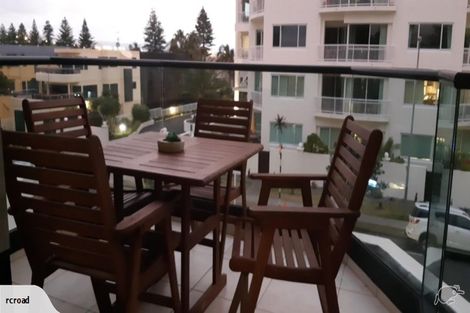 Photo of property in 2/6 Marine Parade, Mount Maunganui, 3116