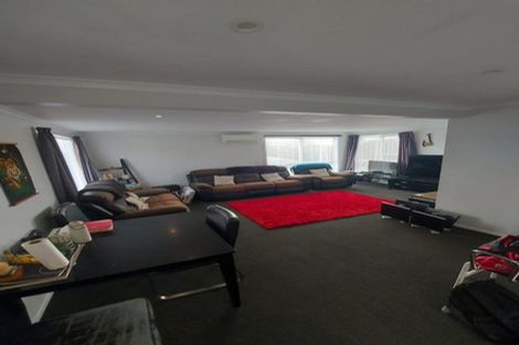 Photo of property in 5 Chew Place, Ranui, Porirua, 5024