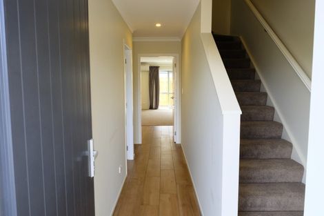 Photo of property in 2/19 Collins Avenue, Tawa, Wellington, 5028