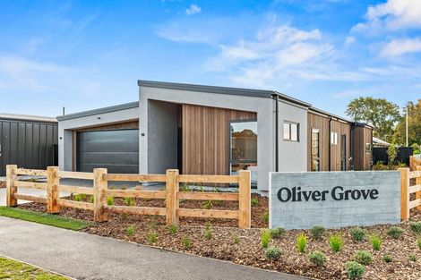 Photo of property in 2 Greystone Close, Halswell, 8025