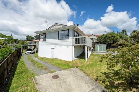 Photo of property in 28 Beauchamp Drive, Massey, Auckland, 0614