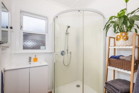 Photo of property in 32 Ruthven Road, Wainuiomata, Lower Hutt, 5014