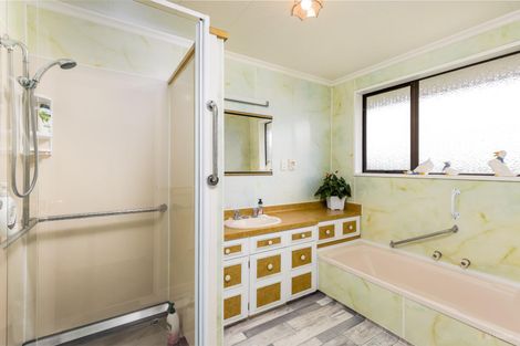 Photo of property in 23 Timaru Road, Waimate, 7924