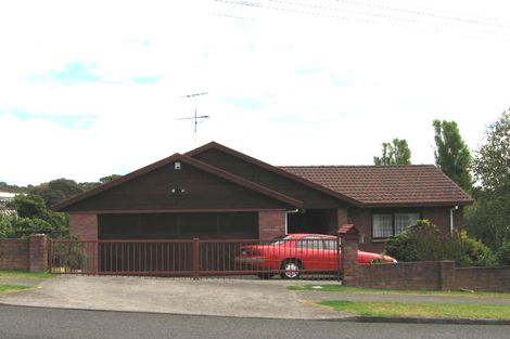 Photo of property in 9 Avonleigh Road, Green Bay, Auckland, 0604