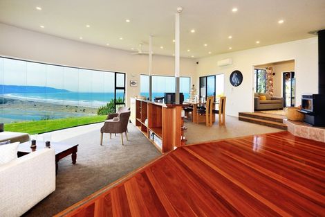 Photo of property in 225 Mahia East Coast Road, Mahia, 4198