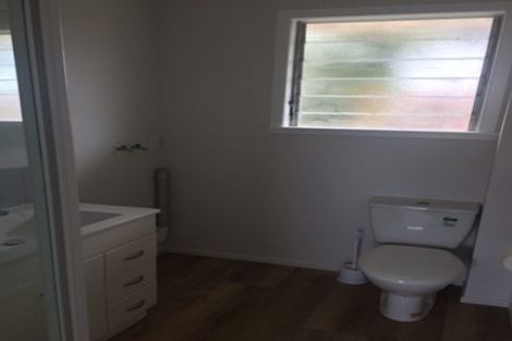 Photo of property in 10/219 Onewa Road, Birkenhead, Auckland, 0626