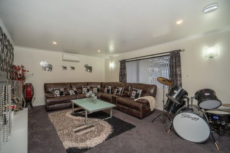 Photo of property in 155 Schnell Drive, Kelvin Grove, Palmerston North, 4414