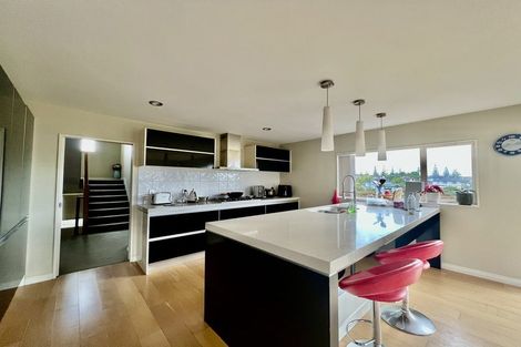 Photo of property in 76 Laurel Oak Drive, Schnapper Rock, Auckland, 0632
