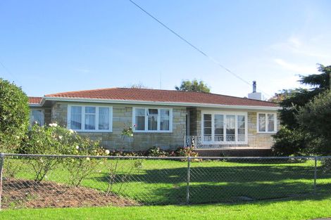 Photo of property in 88 Flanshaw Road, Te Atatu South, Auckland, 0610