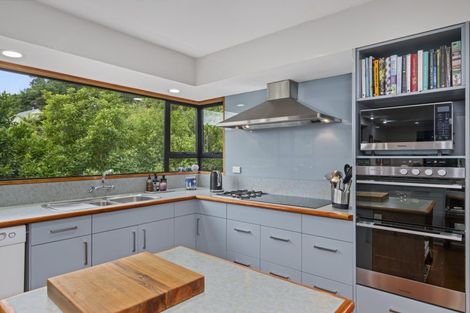 Photo of property in 5 Milton Terrace, Picton, 7220