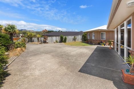 Photo of property in 17 Ashleigh Way, Waikanae Beach, Waikanae, 5036