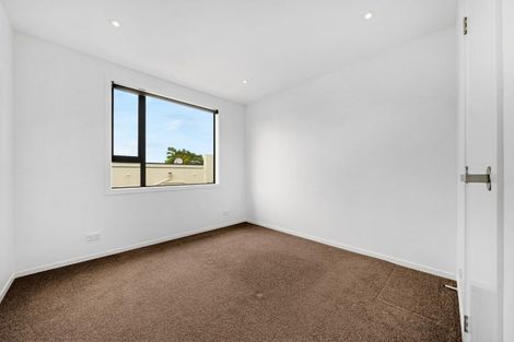 Photo of property in 37c Tawhiri Road, One Tree Hill, Auckland, 1061