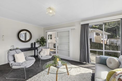 Photo of property in 49 Bird Grove, Stokes Valley, Lower Hutt, 5019