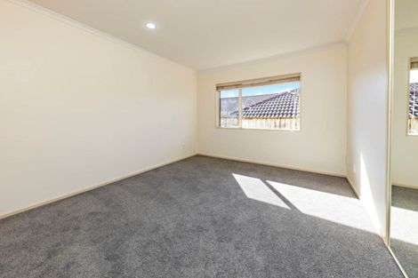 Photo of property in 16 Mordane Place, Flat Bush, Auckland, 2016