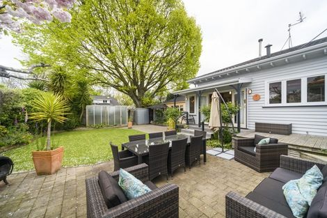 Photo of property in 16 Manapouri Crescent, Hokowhitu, Palmerston North, 4410