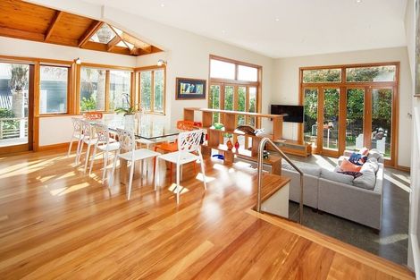 Photo of property in 145 Queen Street, Northcote Point, Auckland, 0627
