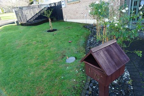 Photo of property in 1/70 Uxbridge Road, Mellons Bay, Auckland, 2014