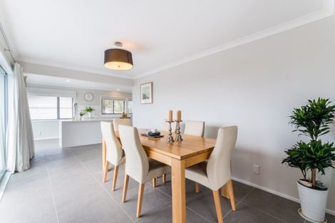 Photo of property in 2/2 Ocean View Road, Milford, Auckland, 0620