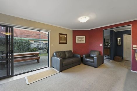 Photo of property in 40 Mcleod Place, Papamoa Beach, Papamoa, 3118