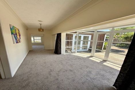 Photo of property in 57 Forrest Hill Road, Milford, Auckland, 0620