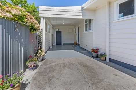 Photo of property in 2 Taupata Street, Castlecliff, Whanganui, 4501