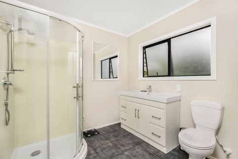 Photo of property in 16 Montmere Avenue, Te Atatu Peninsula, Auckland, 0610