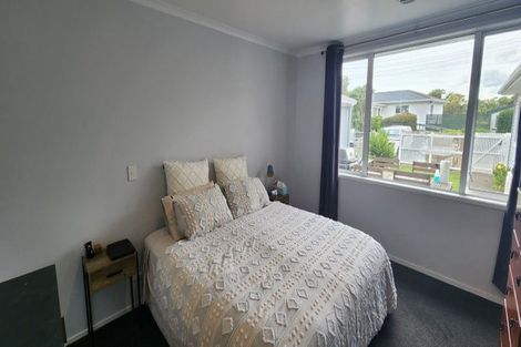 Photo of property in 13e York Crescent, Westown, New Plymouth, 4310