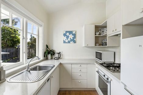 Photo of property in 7 High Street, Devonport, Auckland, 0624