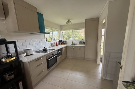 Photo of property in 2/18 Mirrabooka Avenue, Botany Downs, Auckland, 2010