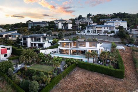 Photo of property in 8 Avery Place, Redcliffs, Christchurch, 8081