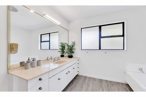 Photo of property in 22 Giles Place, Shirley, Christchurch, 8061