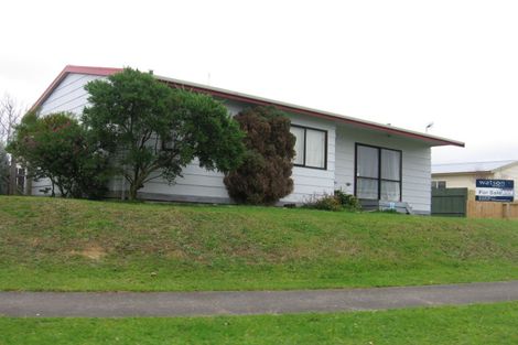Photo of property in 11 Cargill Grove, Kelvin Grove, Palmerston North, 4414