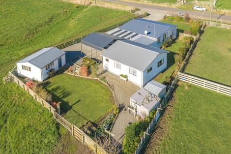 Photo of property in 689 Ruatangata Road, Whangaehu, Whanganui, 4581