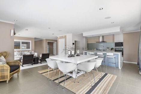 Photo of property in 14 Tranquility Rise, Mellons Bay, Auckland, 2014